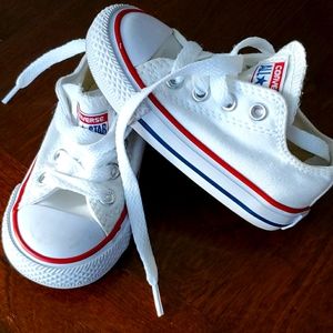 New Kids Sz 5 Converse shoes